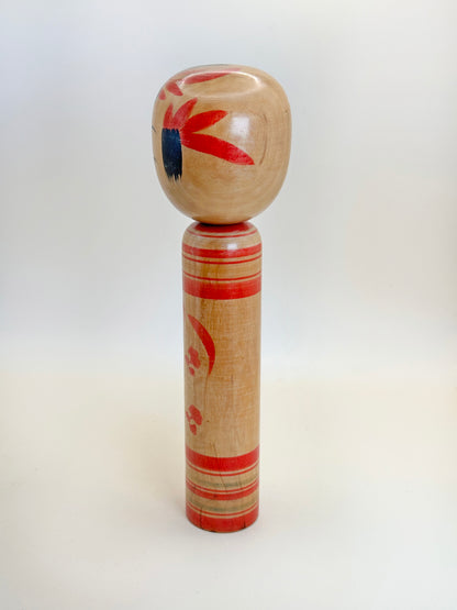 K20114 - Yamagata Kokeshi de Chujiro Kobayashi 小林忠次郎