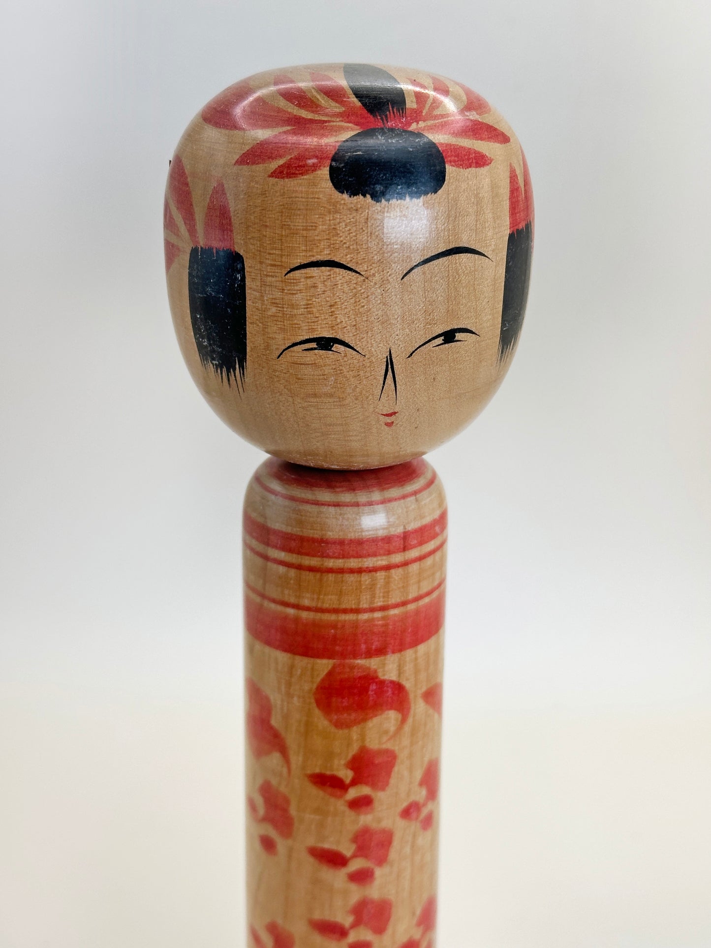 K20114 - Yamagata Kokeshi de Chujiro Kobayashi 小林忠次郎
