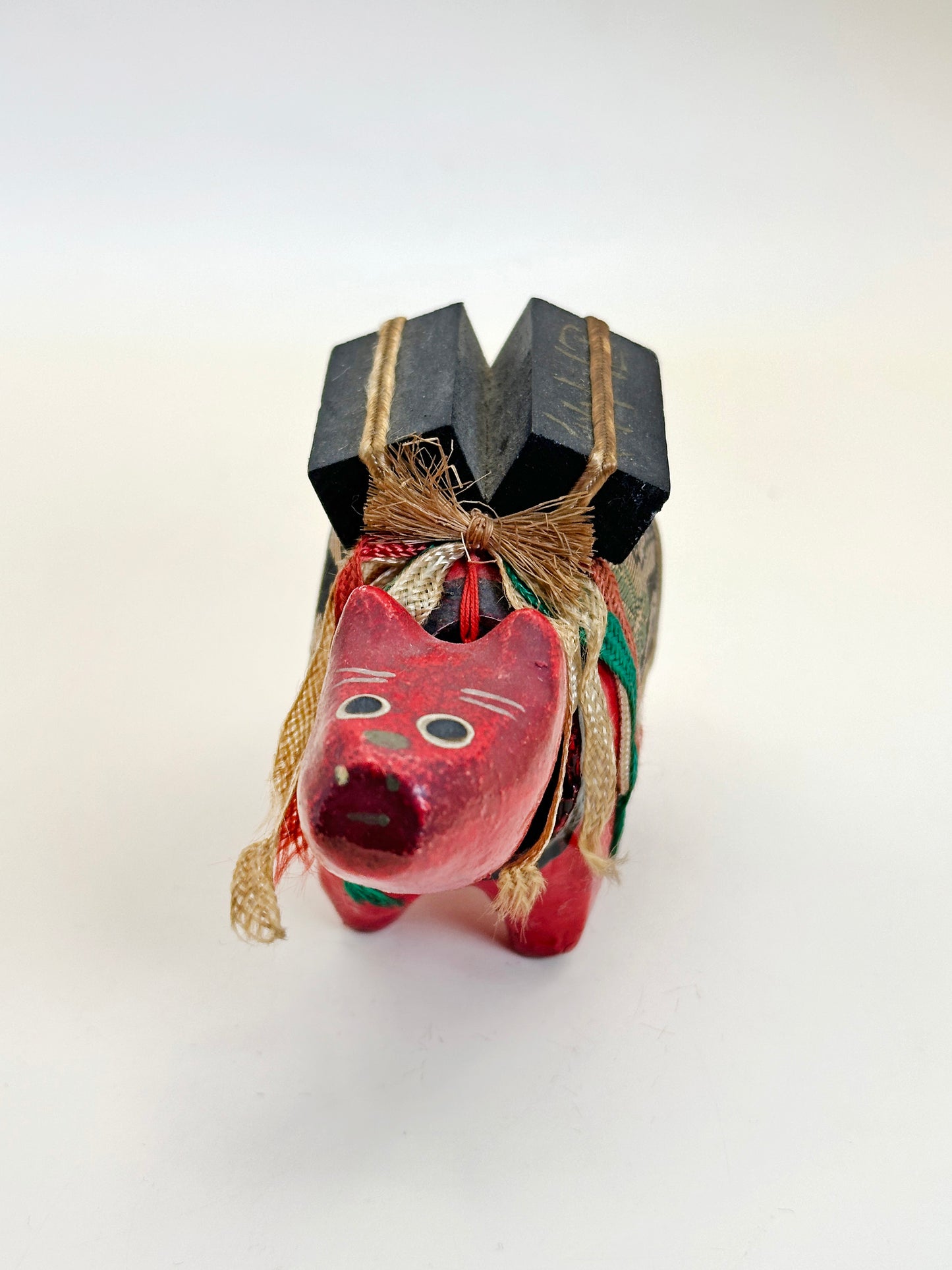 FT297 - Hariko Akabeko – Red Cow Paper Mache 赤べこ