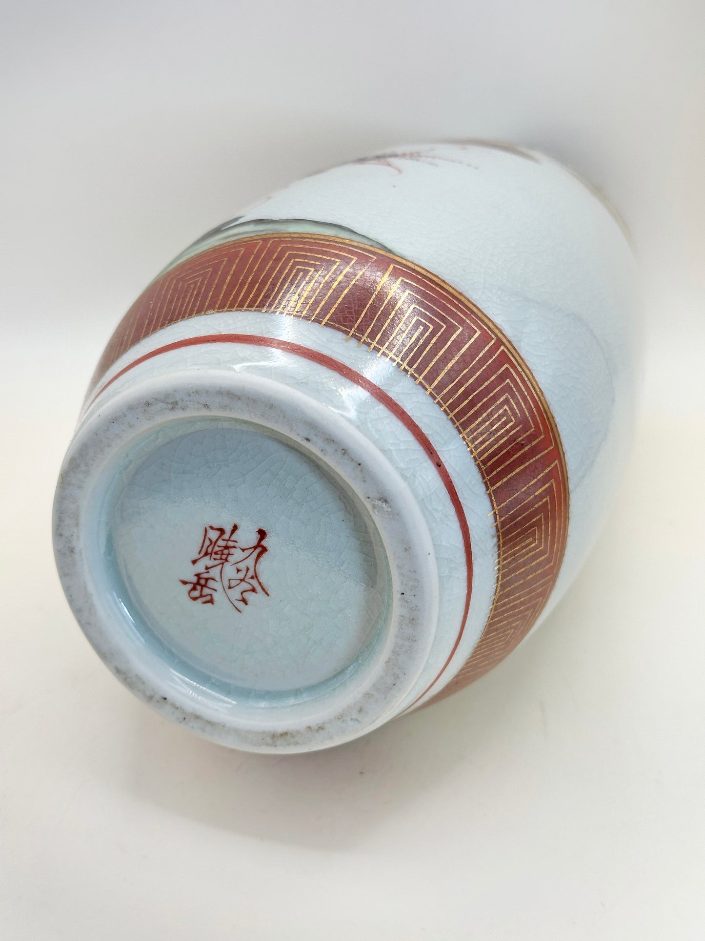 TB151 - Kutani-yaki porcelain vase 九谷焼