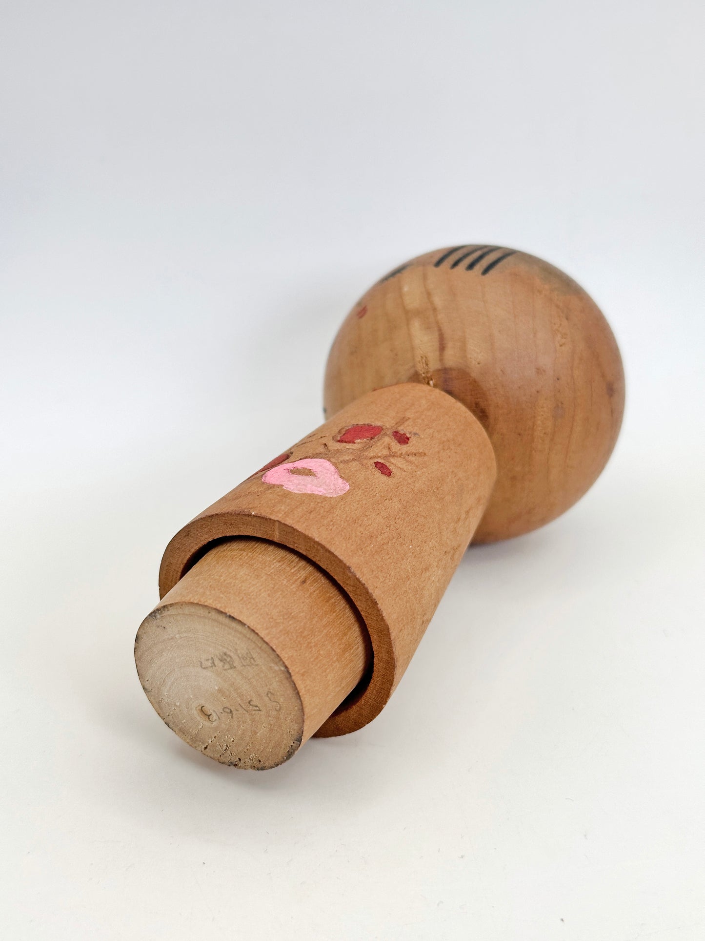 K15111 - Sosaku kokeshi doll of spring 春待ち