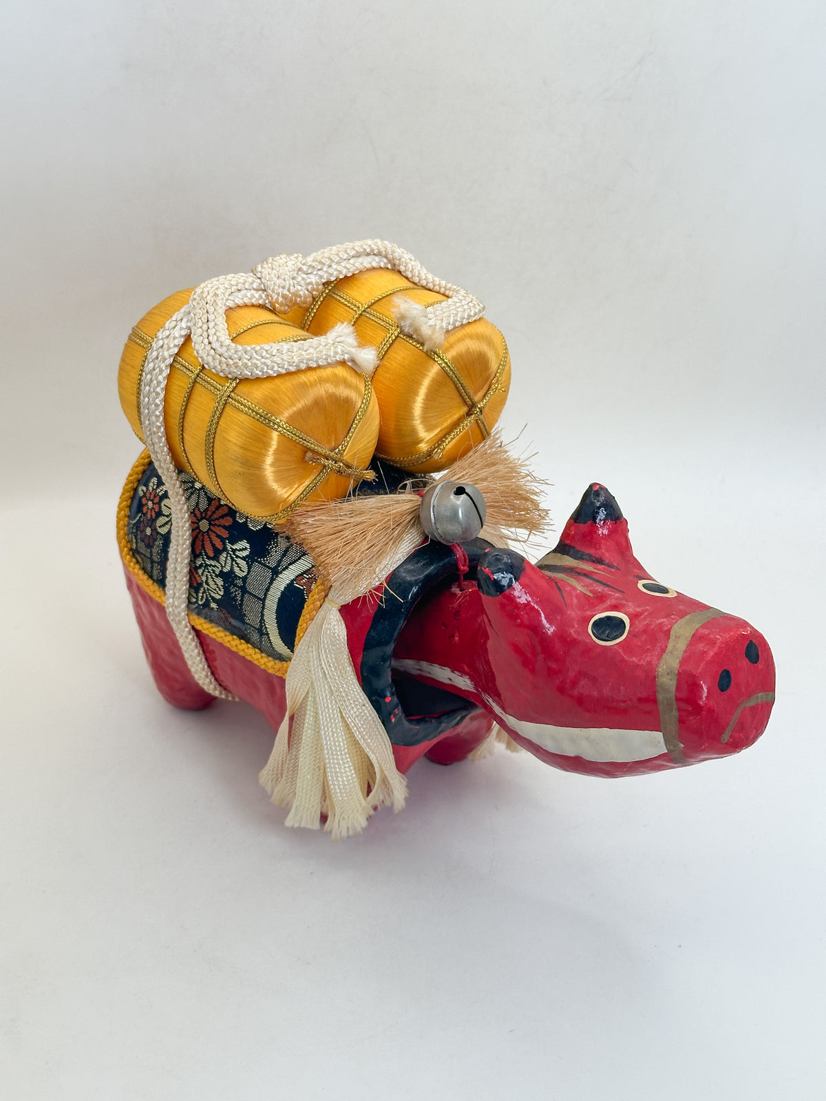 FT570 - Folk crafts Akabeko Cow 赤べこ