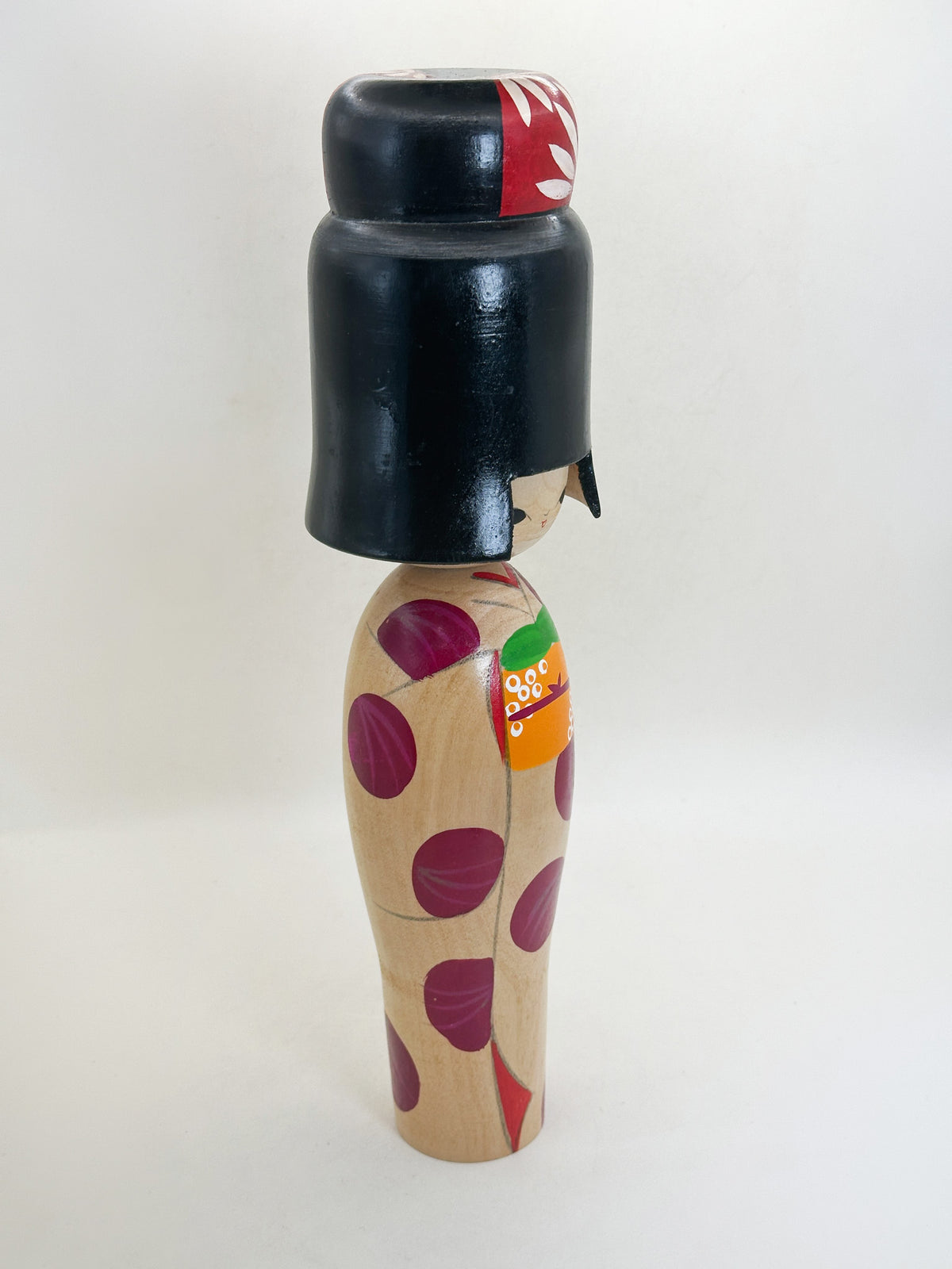 K30100 - Sōsaku kokeshi by Eiko Shibata 柴田栄子