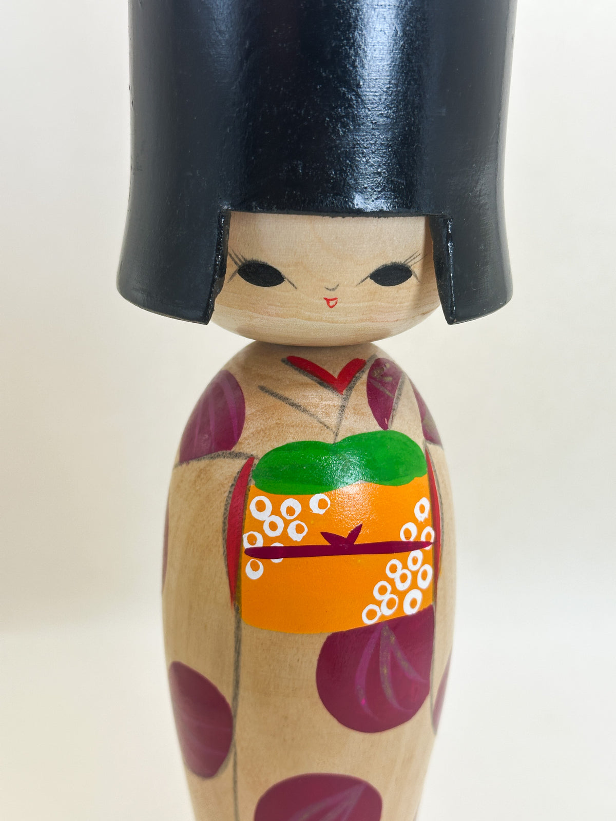 K30100 - Sōsaku kokeshi by Eiko Shibata 柴田栄子