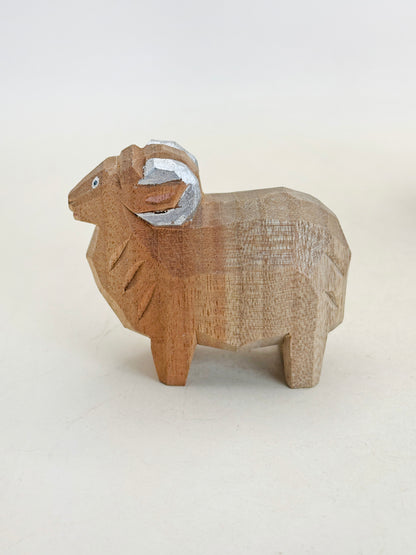 FT435 -  Woodcarving figurine from Kasuga Taisha 春日大社