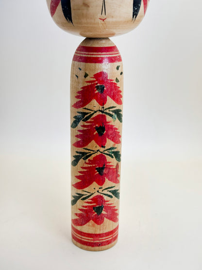 K25102 - Togatta Kokeshi par Tomio Sato