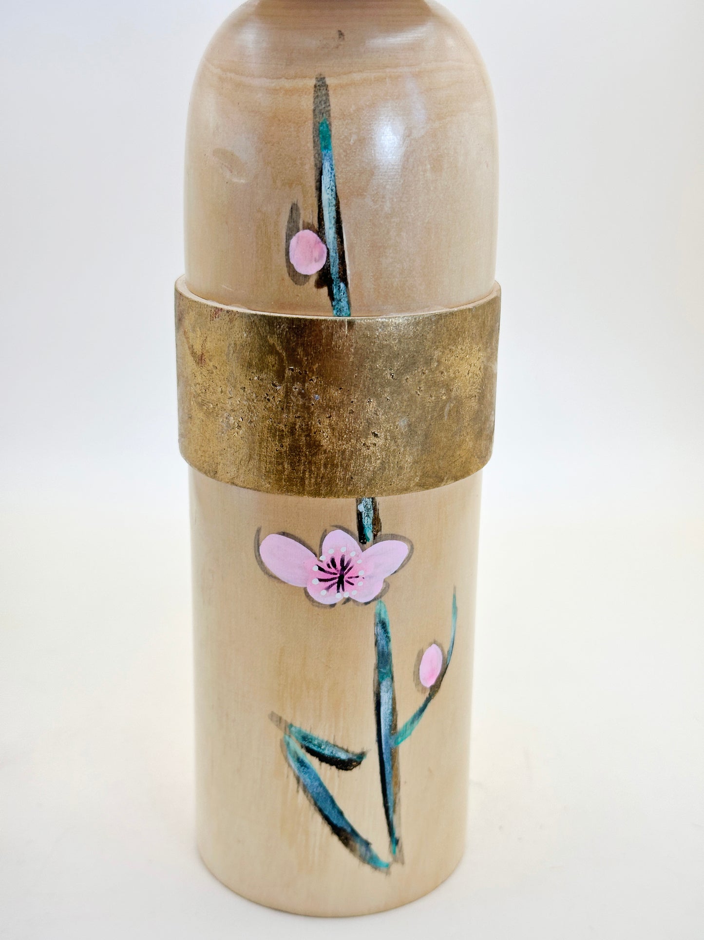 K25103 - Sōsaku Kokeshi de Takahashi Hashime 髙橋はしめ