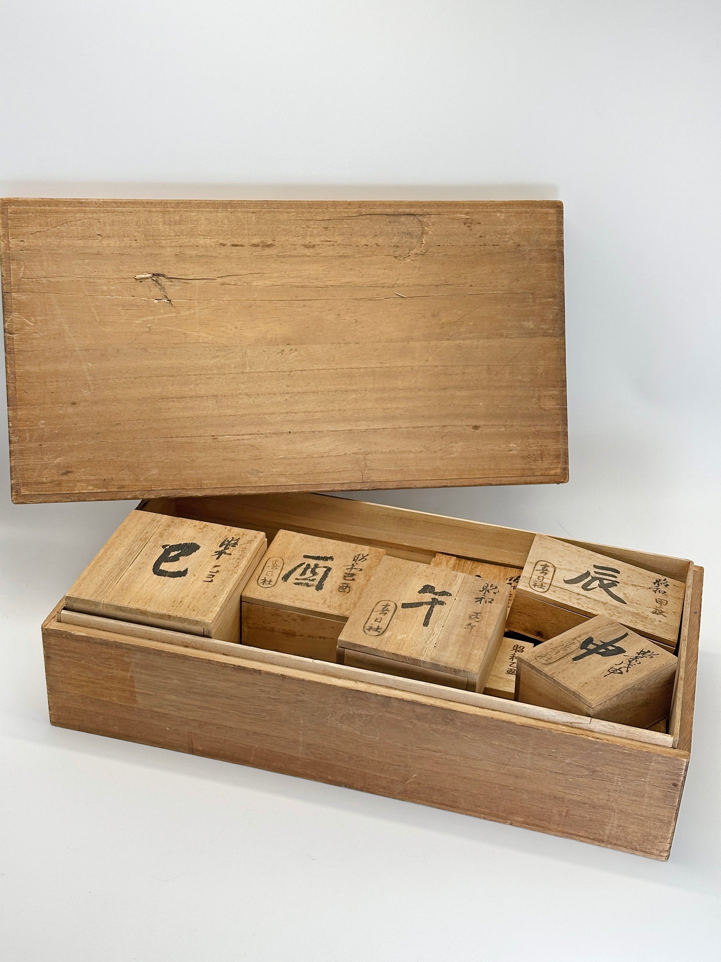 FT437 - Woodcarving figurine set from Kasuga Taisha 春日大社
