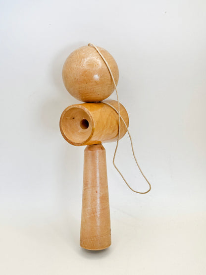 FT311 - Japanese folk craft toy Kendama けん玉