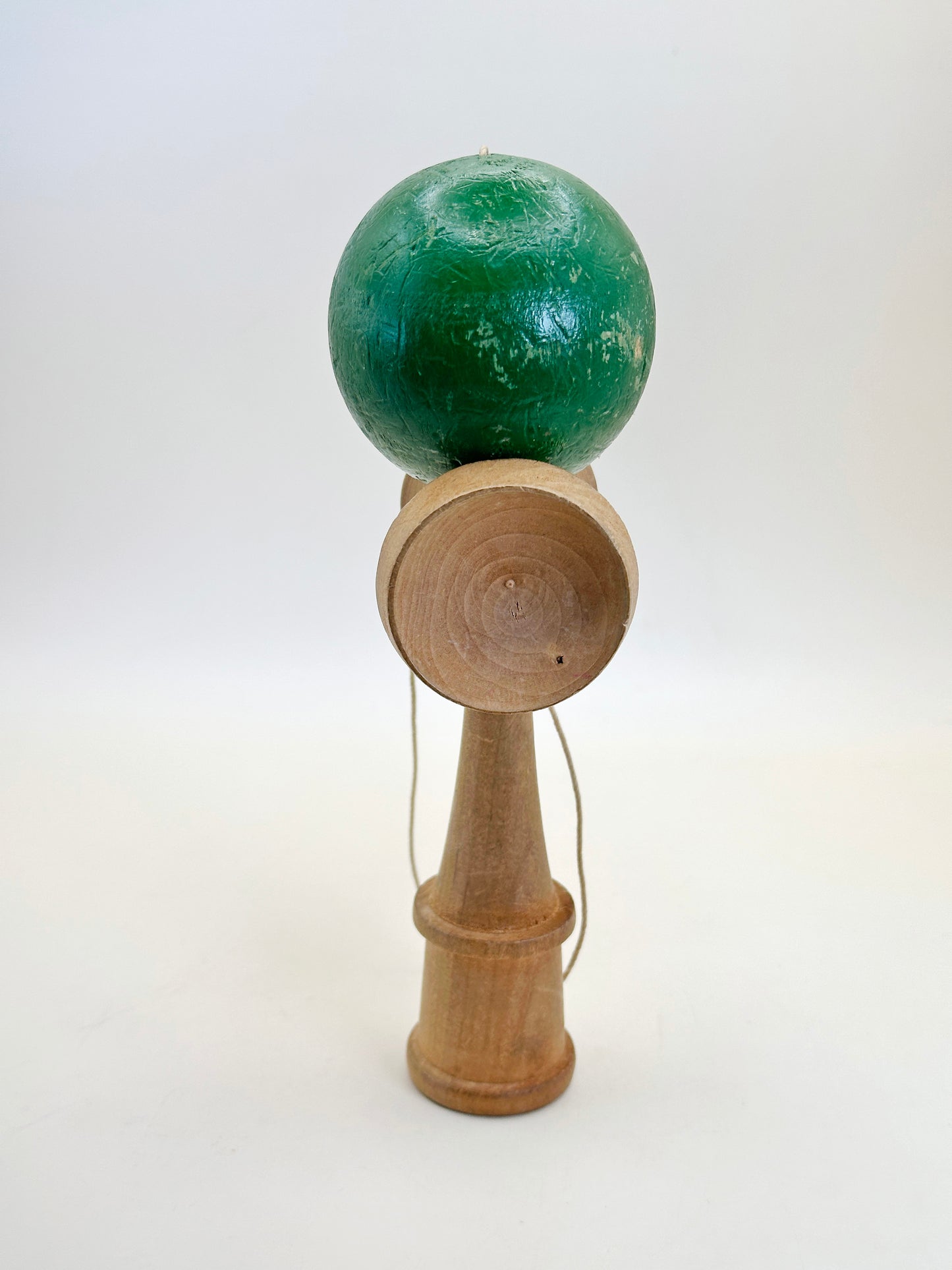 K20119 - Japanese folk craft toy Kendama けん玉