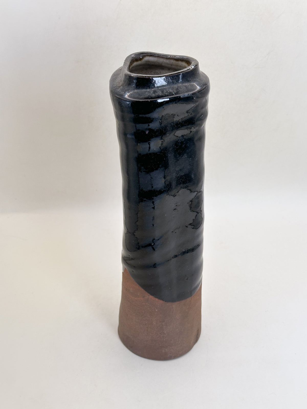 TB454 - Shigaraki Ware Black Glazed Vase 信楽焼
