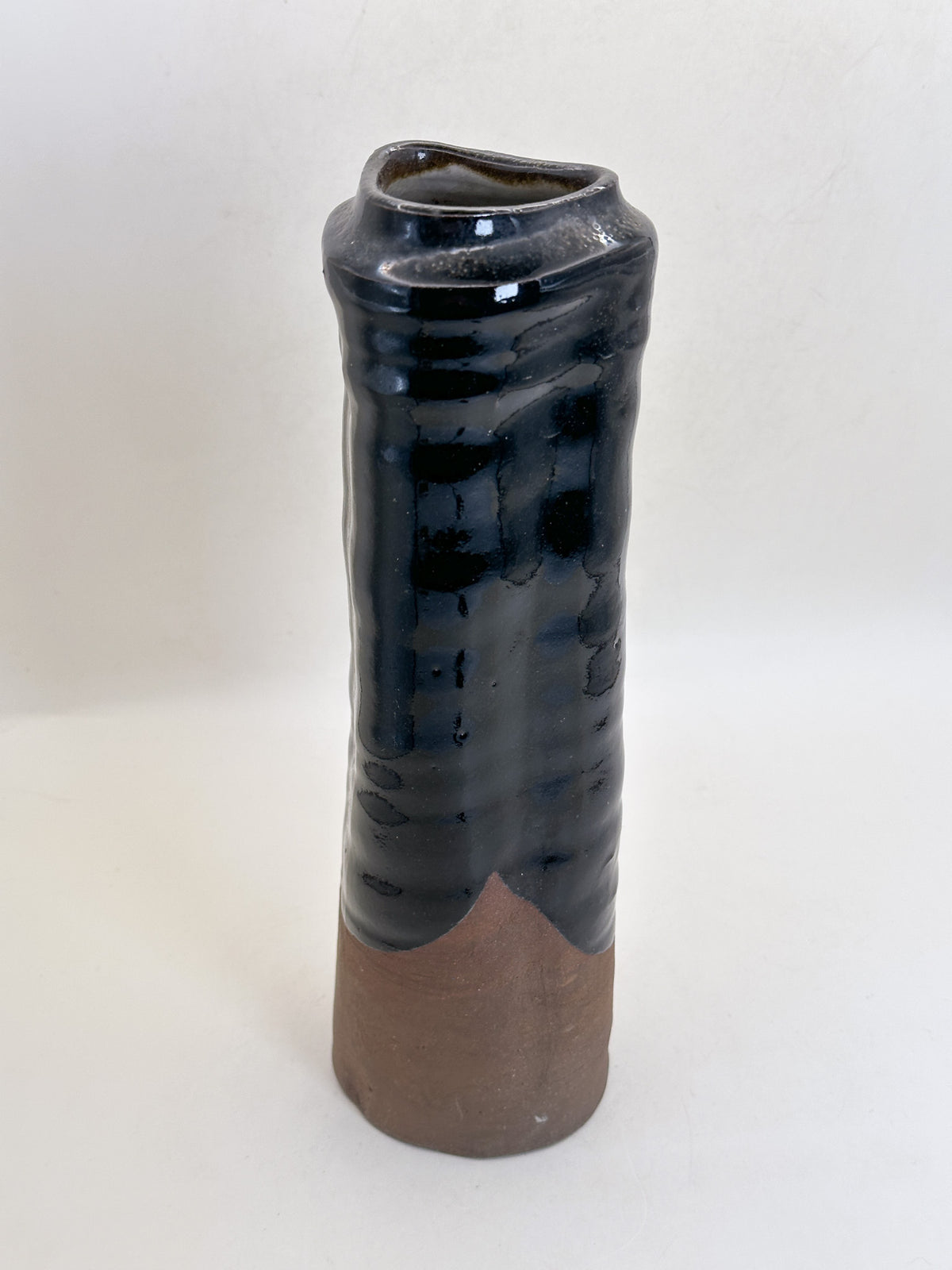 TB454 - Shigaraki Ware Black Glazed Vase 信楽焼