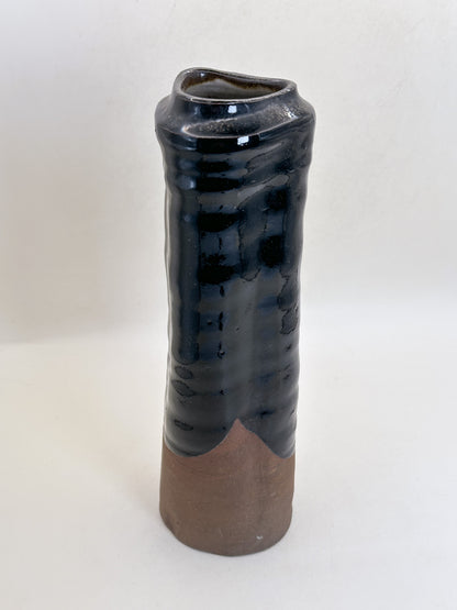 TB454 - Shigaraki Ware Black Glazed Vase 信楽焼