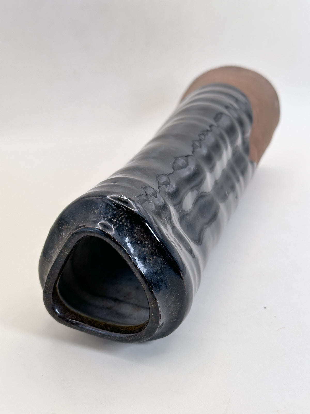 TB454 - Shigaraki Ware Black Glazed Vase 信楽焼
