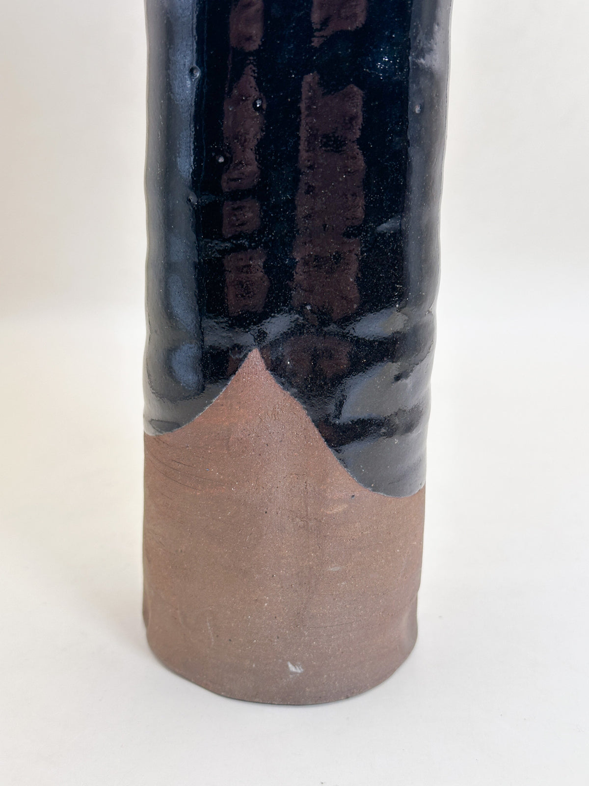 TB454 - Shigaraki Ware Black Glazed Vase 信楽焼