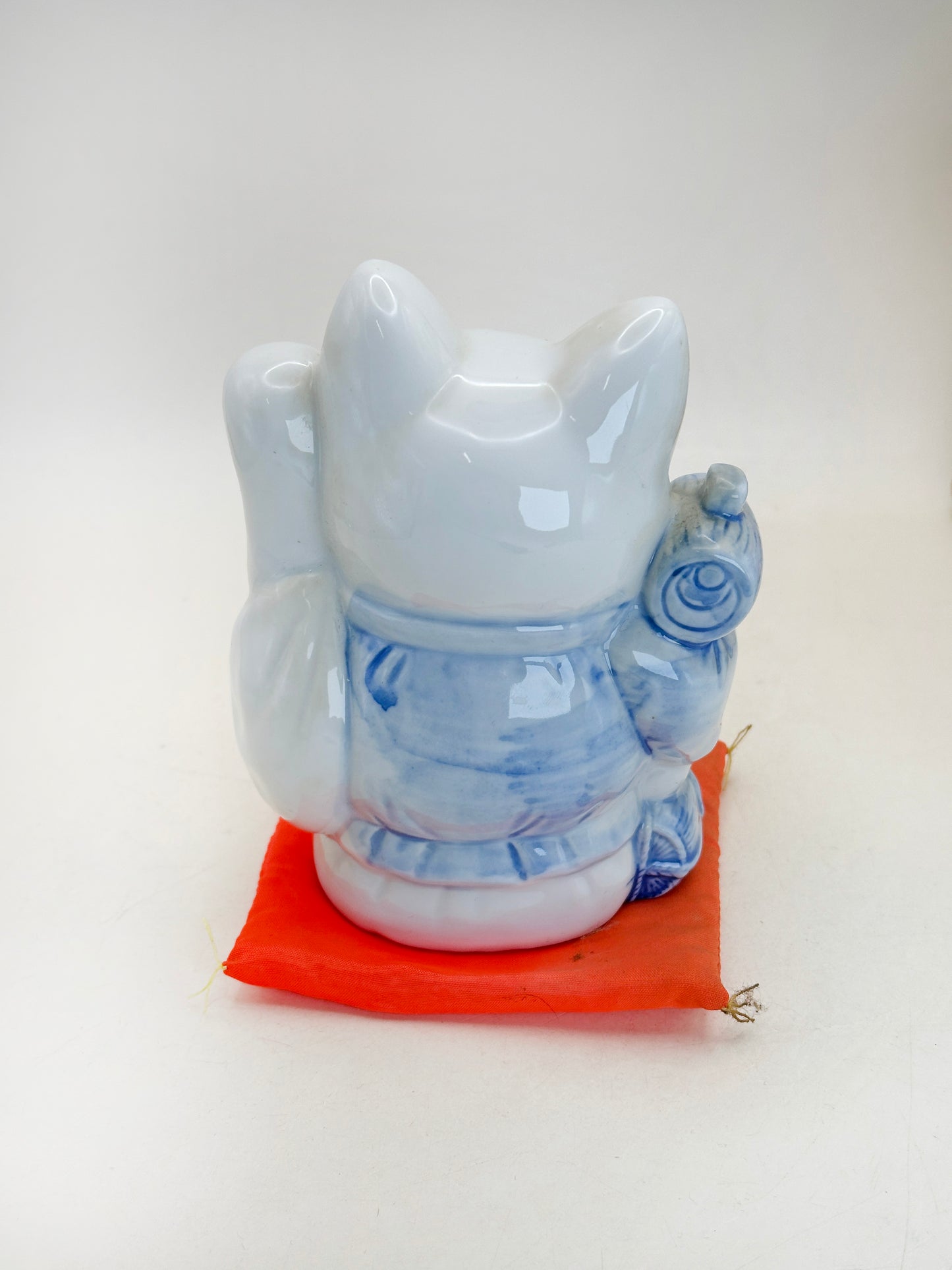 FT444 -  Arita ware Maneki Neko Cat 有田焼
