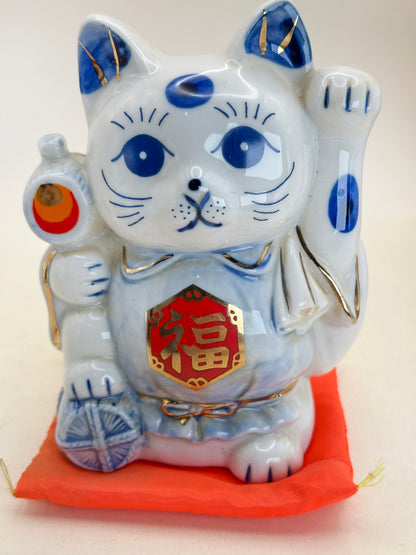 FT444 -  Arita ware Maneki Neko Cat 有田焼