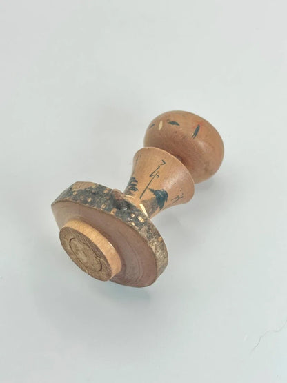 K10116 - Vintage onsen omiyage kokeshi doll