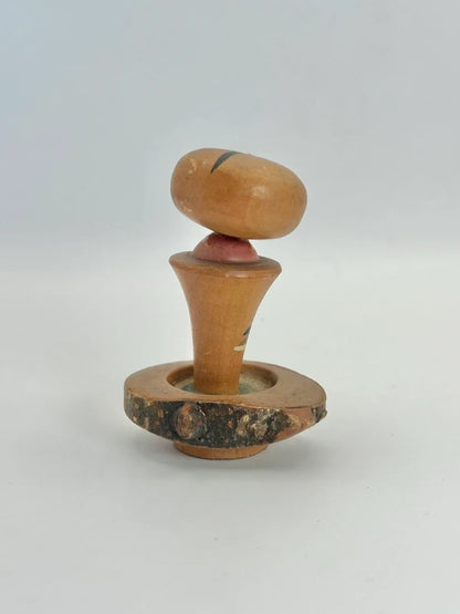 K10116 - Vintage onsen omiyage kokeshi doll
