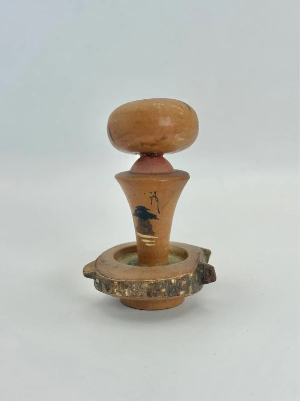 K10116 - Vintage onsen omiyage kokeshi doll