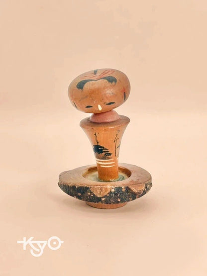 K10116 - Vintage onsen omiyage kokeshi doll