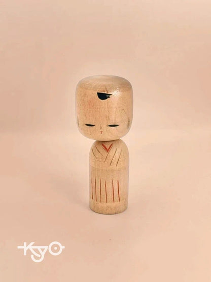 K10104 - Vintage sosaku kokeshi doll