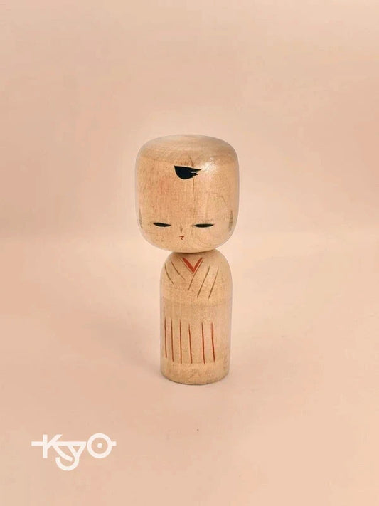 K10104 - Vintage sosaku kokeshi doll