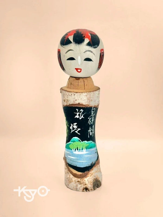 K18070 - Onsen souvenir kokeshi doll︱Shirakaba Lake 白樺湖