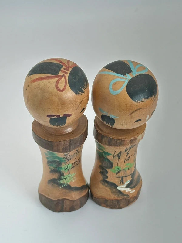 K10096 - Pair of vintage omiyage kokeshi