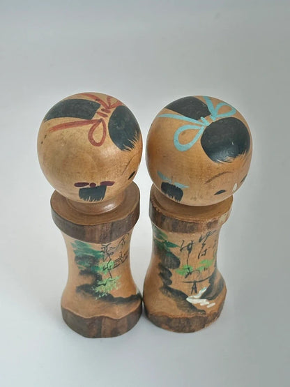 K10096 - Pair of vintage omiyage kokeshi