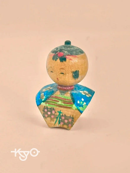 K05023 - Vintage mini omiyage kokeshi