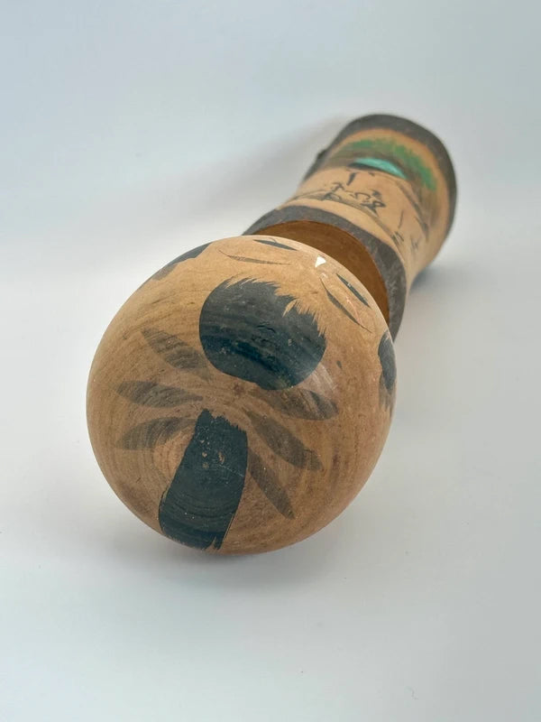 K25033 - Vintage omiyage onsen kokeshi doll
