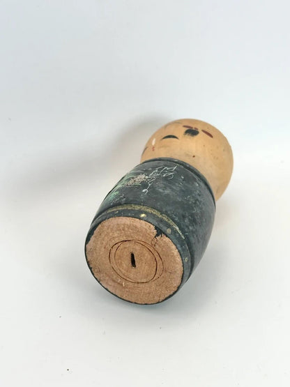 K10095 - Vintage omiyage kokeshi doll