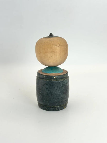 K10095 - Vintage omiyage kokeshi doll