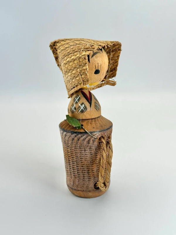K10114 - Vintage omiyage kokeshi doll