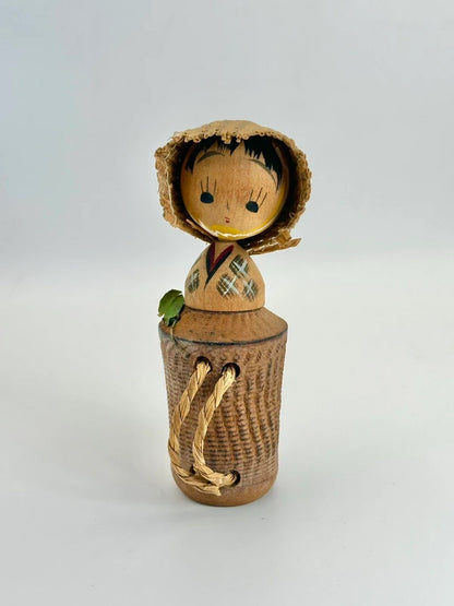 K10114 - Vintage omiyage kokeshi doll