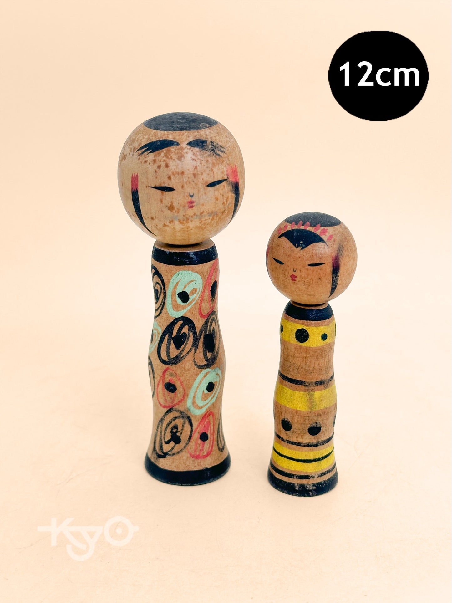 K10246 - Sosaku Kokeshi pair from Hanamaki 花巻