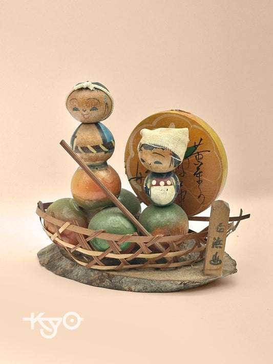 FT34 - Onsen souvenir kokeshi doll from Shirahama
