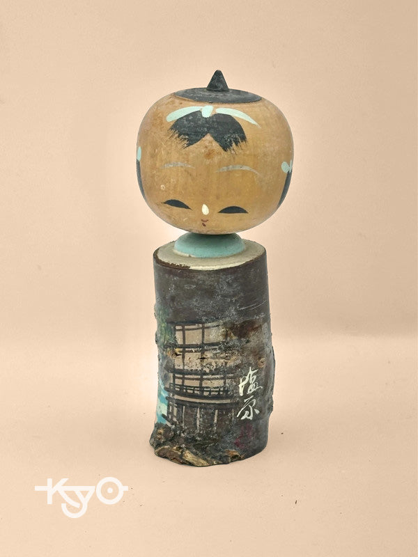 Poupée kokeshi souvenir Onsen Japon
