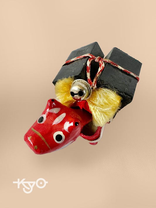 FT47 - Folk toy Akabeko cow in red