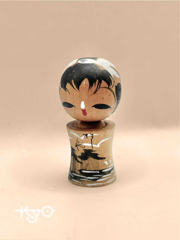 Poupée kokeshi souvenir d'Onsen