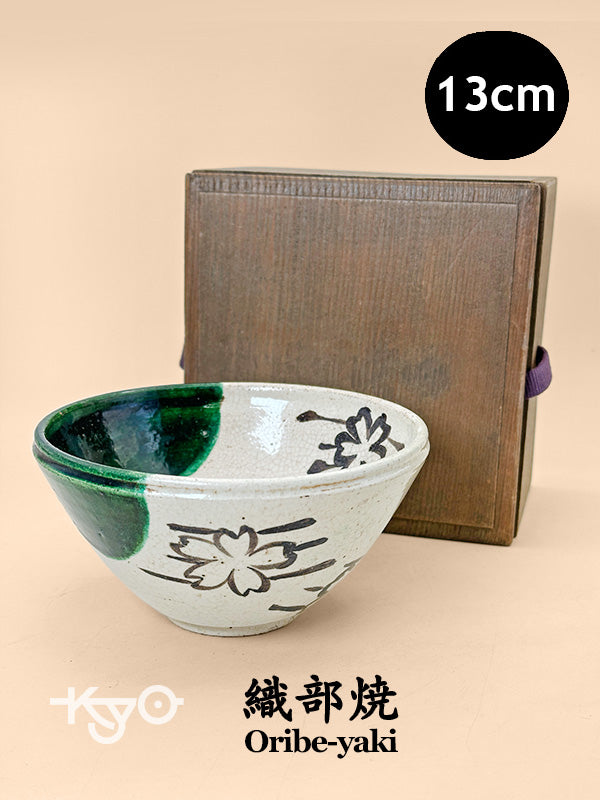 TC88 - Bol à matcha chawan d'Oribe-yaki 織部焼